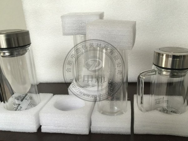 �������b���r